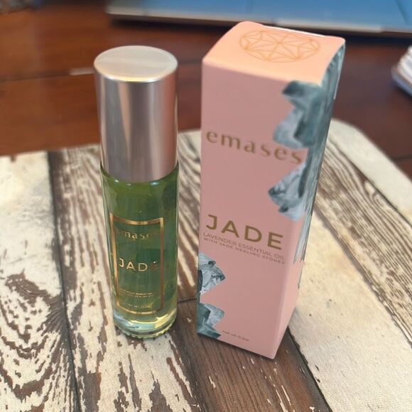 NEW! Emases Lavender Essential Oil w/ Jade Healing Stones - Picture 2 of 3